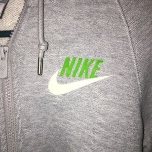 Women Nike hoodie size small , never worn